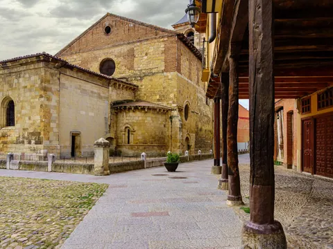 free-tour-juderia-leon_visita-guiada_castilla-leon_buendia (3).jpg