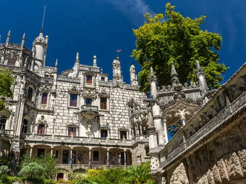 Detalles de la fachada de la Quinta da Regaleira, Portugal