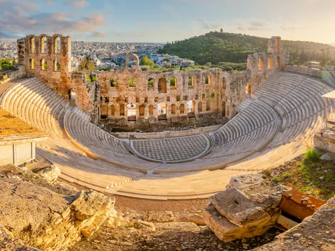 Odeon Herodes Atticus Acropolis Atenas visita la Acropolis y el Partenon excursiones y Actividades en Atenas