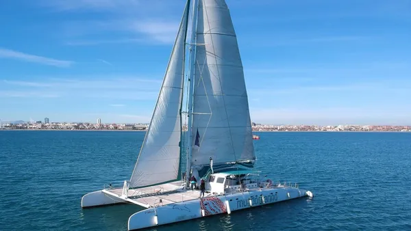 paseo catamarán Vela Valencia barco Crucero Costa Blanca Comunidad Valencia