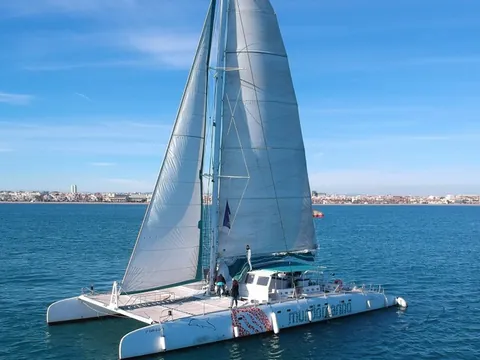 paseo catamarán Vela Valencia barco Crucero Costa Blanca Comunidad Valencia