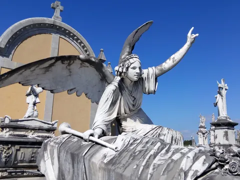 escultura-san-juan-nieva-carriona-cementerio-aviles-guia.jpg