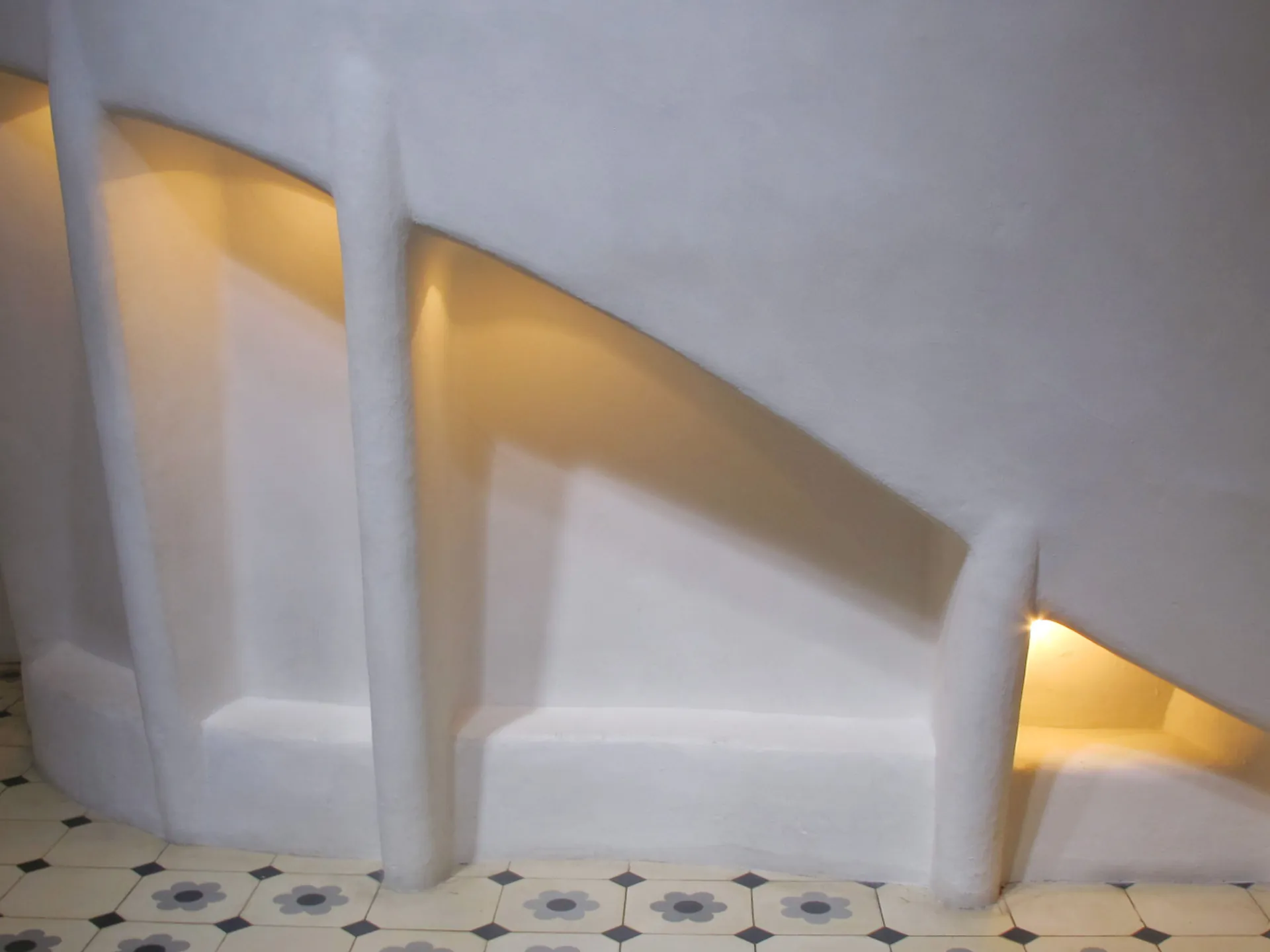 Detalle interior de la Casa Batlló en Barcelona - Casa Batlló - Qué ver en Barcelona - Guía de Viajes Barcelona - Buendía Tours