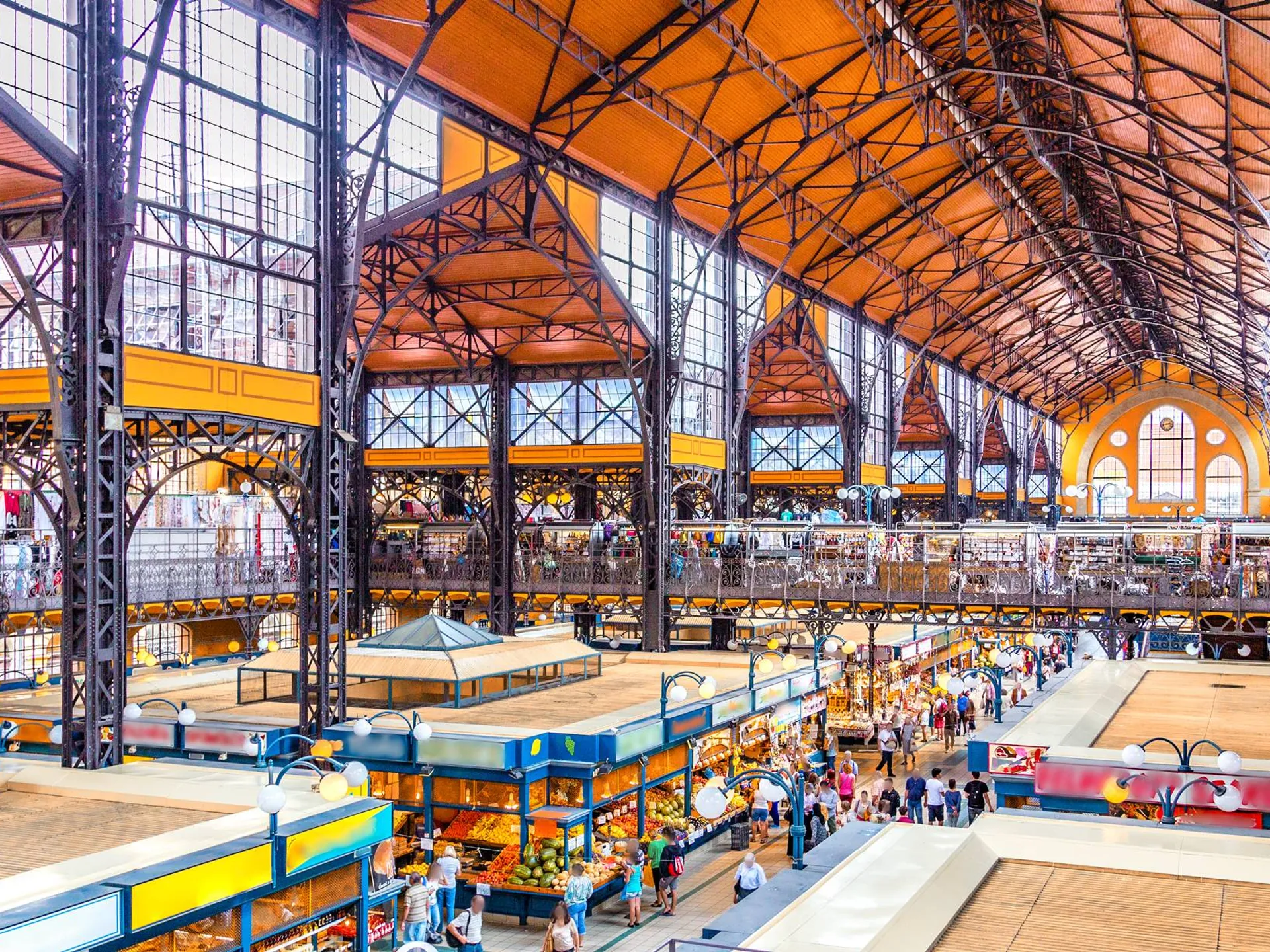Mercado Central de Budapest - Qué ver en Budapest - Guía de viaje Budapest - Buendía Tours