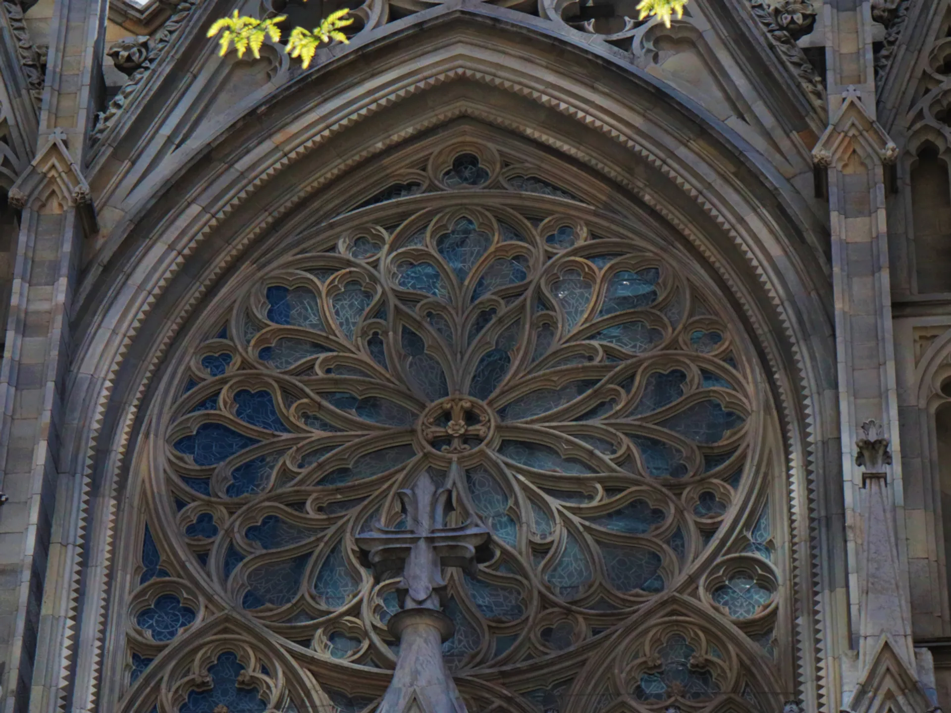 Rosetón de la Catedral de San Patricio - Catedral de San Patricio - Qué ver en Nueva York - Guía de Viajes Nueva York - Buendía Tours