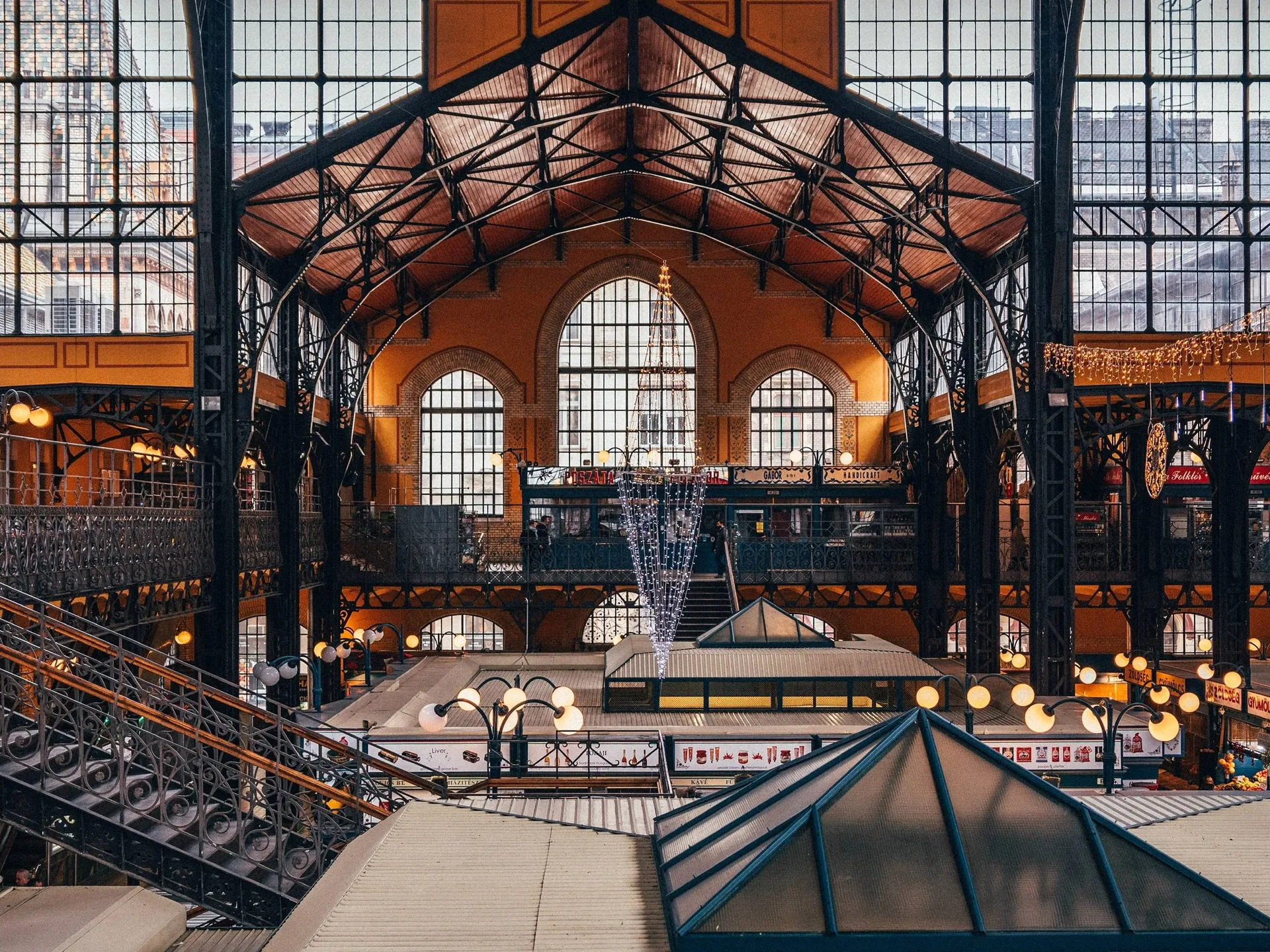 Mercado Central de Budapest - Comer en Budapest - Guía de viaje Budapest - Buendía Tours