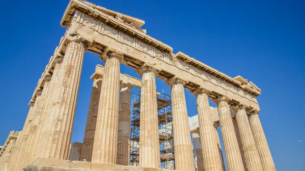 Acrópolis de Atenas en un día soleado