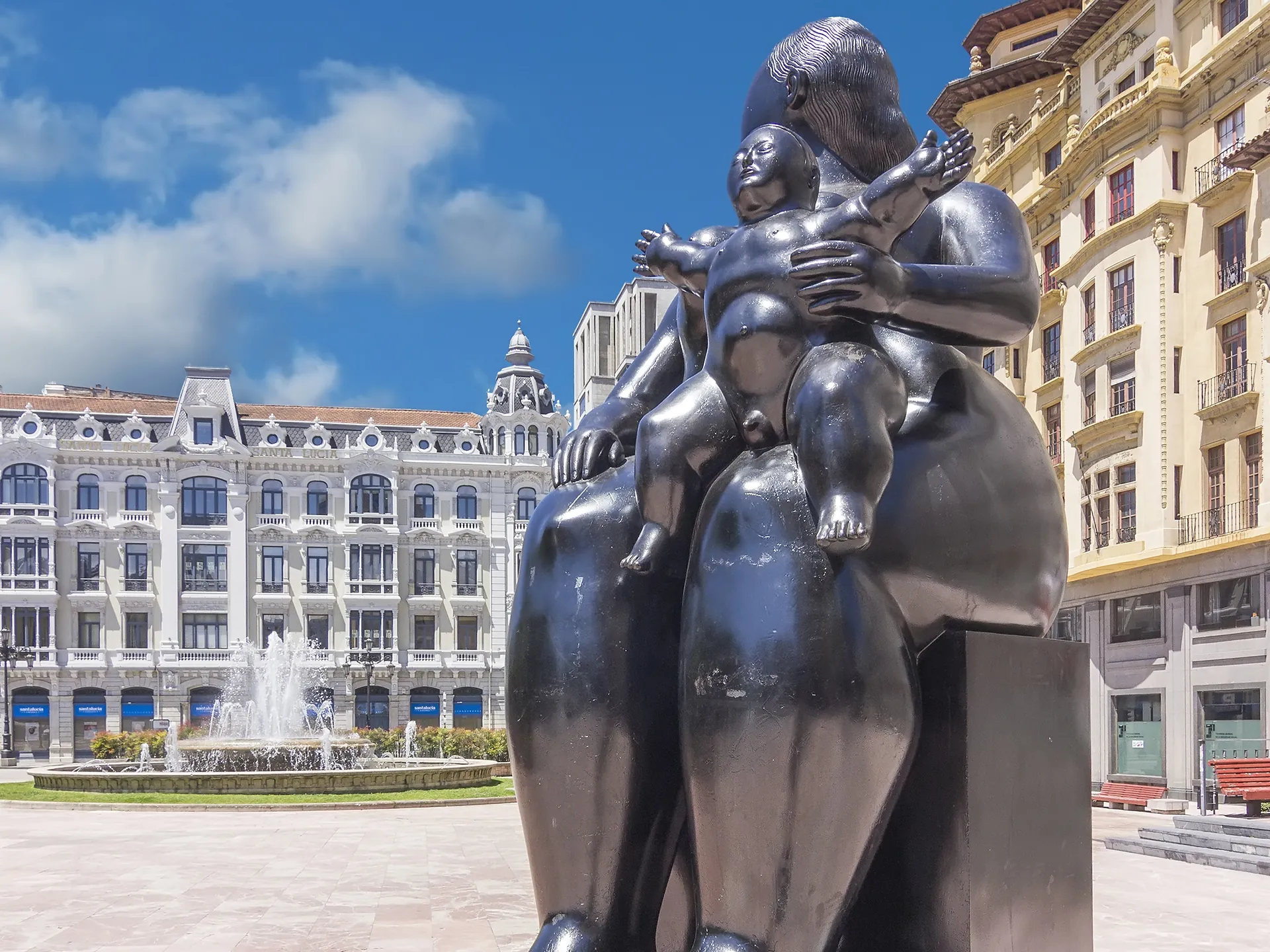 Maternidad de Botero en Oviedo