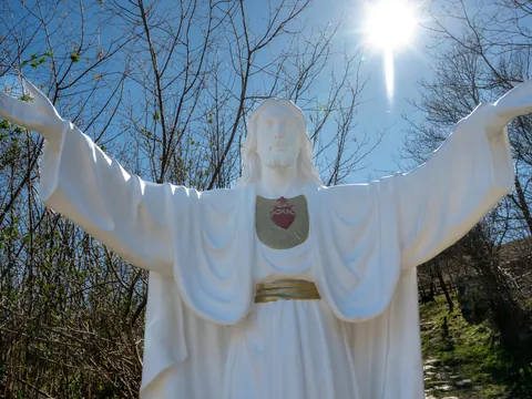 Estatua del Sagrado Corazón de Jesús en San Sebastián de Garabandal, Cantabria.
