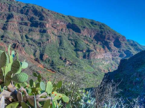 El Valle de Guadayeque destaca por su naturaleza y sus casas-cueva.