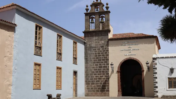 Fachada principal del Santuario del Santísimo Cristo en San Cristóbal de La Laguna.