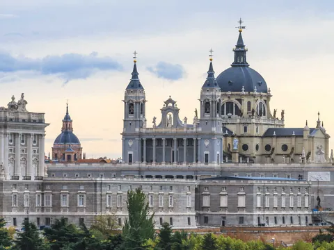 Catedral Almudena tour a Pie Madrid Monumental