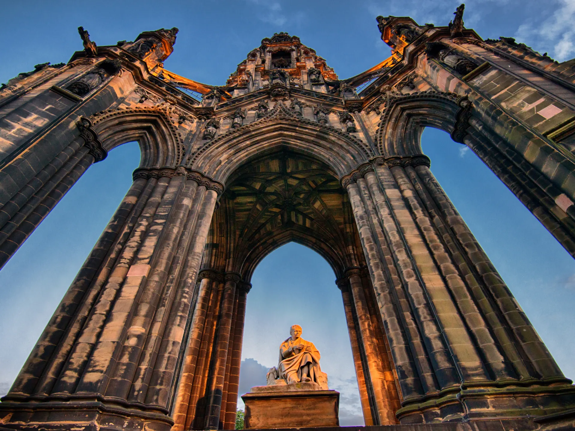 Vista Monumento a Scott - Monumento a Scott - Qué ver en Edimburgo - Guía de Viajes Edimburgo - Buendía Tours
