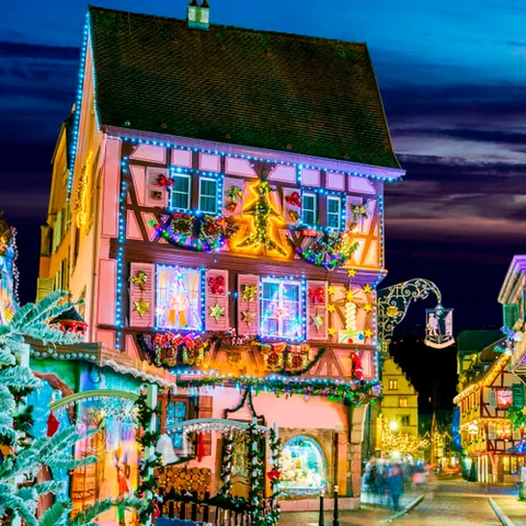 Mercado de Navidad Marché de Noel con casas de jengibre y artesanos locales en  Francia - Los mejores Mercadillos de Navidad en Europa 2022 - Blog - Buendía Tours