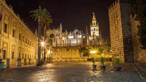 visita Sevilla noche Ruta Nocturna Santa Cruz