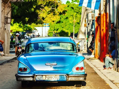 la-habana-paseo-coche-clasico.jpeg