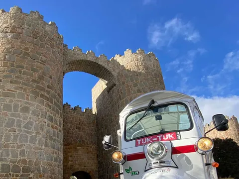 Tuk Tuk Avila
