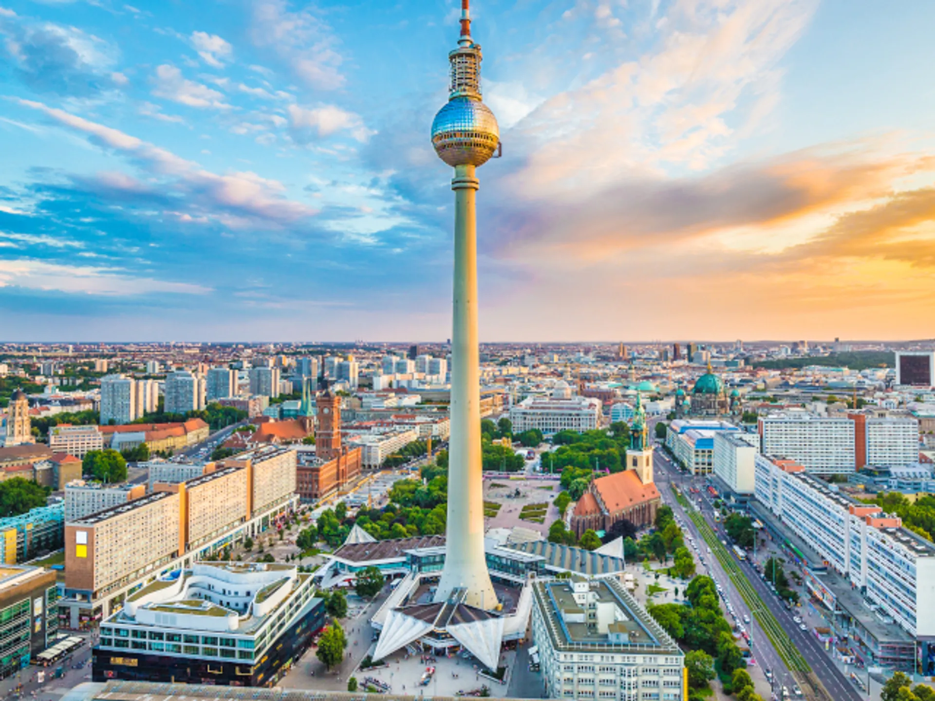 Torre de televisión de Berlín - Qué ver en Berlín - Guía de viaje Berlín - Buendía Tours