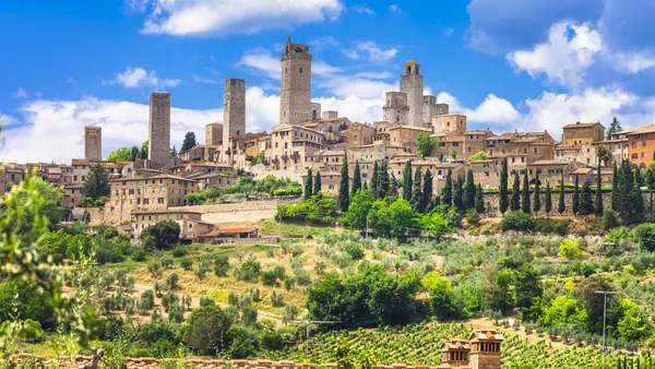 Panorámica de San Gimignano, ubicado en la provincia de Siena. Pueblo medieval que destaca por sus torres