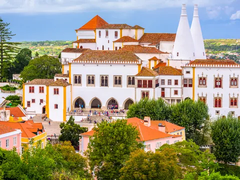 palacio-nacional-de-sintra-entradas-para-palacio-nacional-de-sintra-sin-colas-buendiatours.jpg