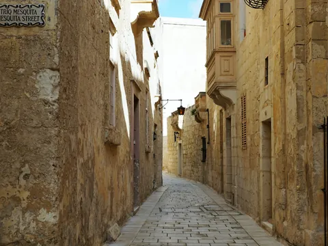 mesquisa-street-excursion-mdina-acantilados-digli-la-valeta_buendia.jpg