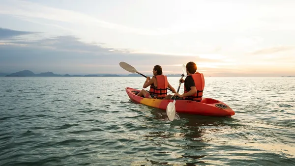 Rutas en canoa y kayak en Cantabria para explorar la costa y los ríos de la región