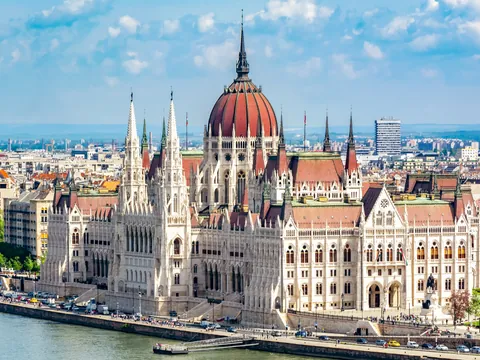 Edificio del Parlamento de Budapest, en una de las orillas del río Danubio.