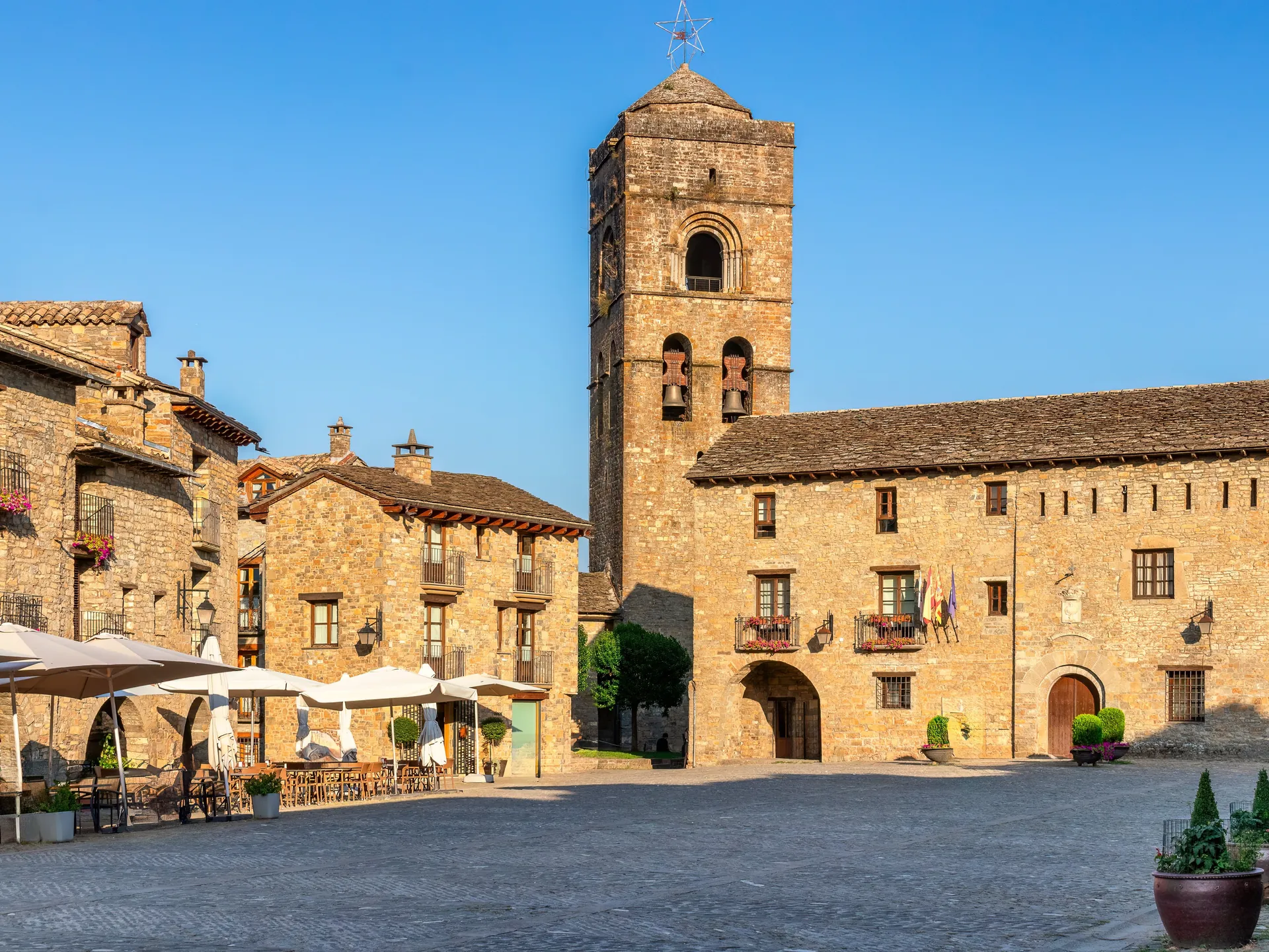 Plaza Aínsa