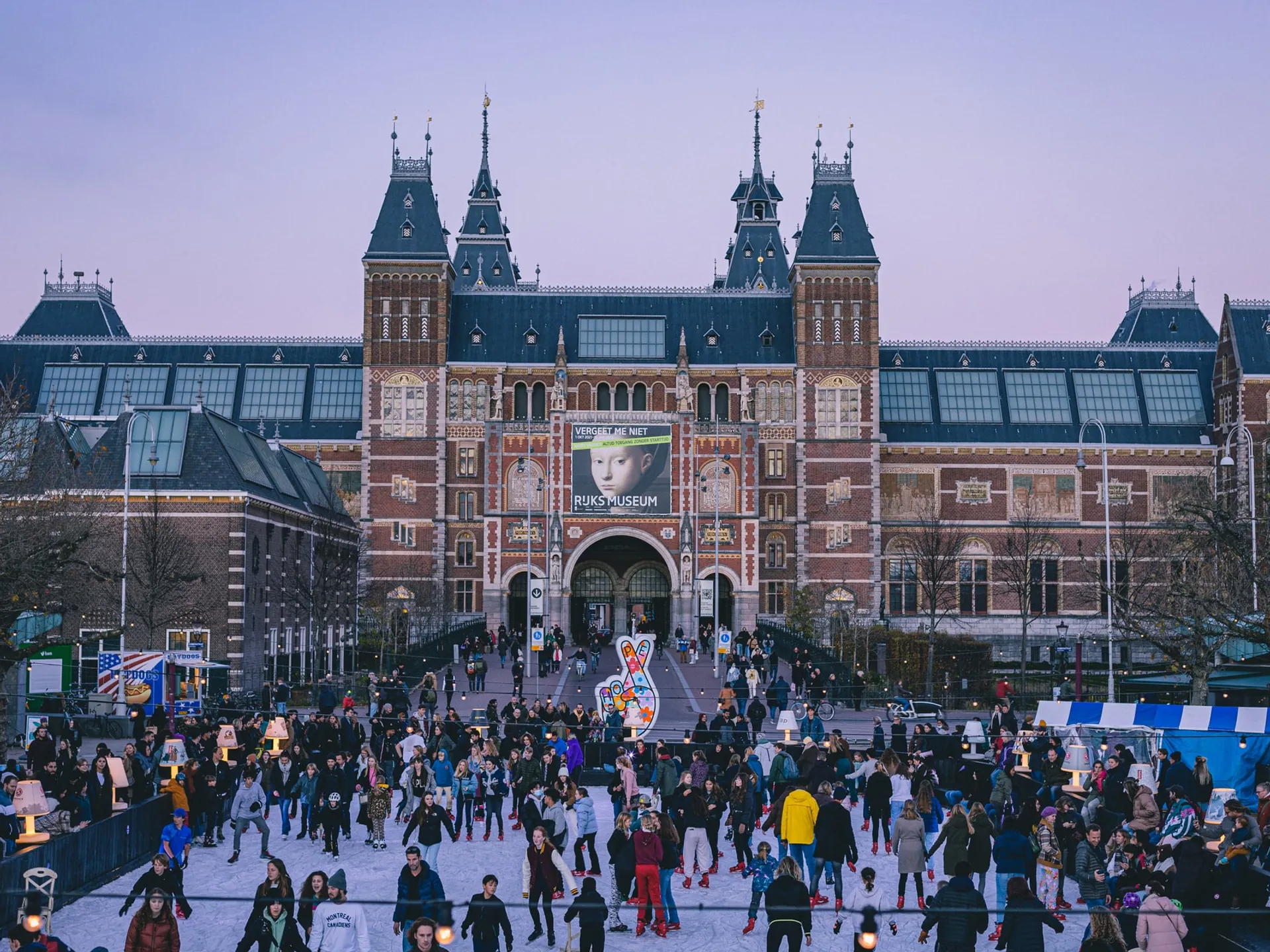 Museumplein pista de hielo en Navidad- - Navidades en Ámsterdam- guía de viaje - Buendía tours