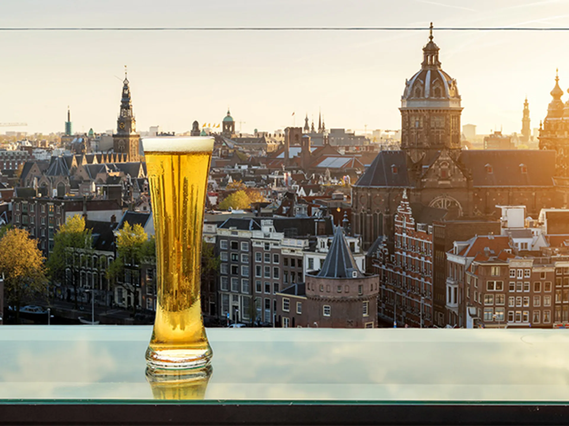 Vaso de Cerveza en una terraza de Holanda