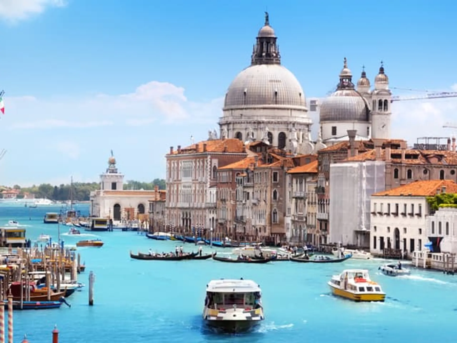 Vista de la Basílica de Santa Maria della Salud desde un canal de Venecia - HOME Venecia - Guía de Viajes Venecia - Buendía