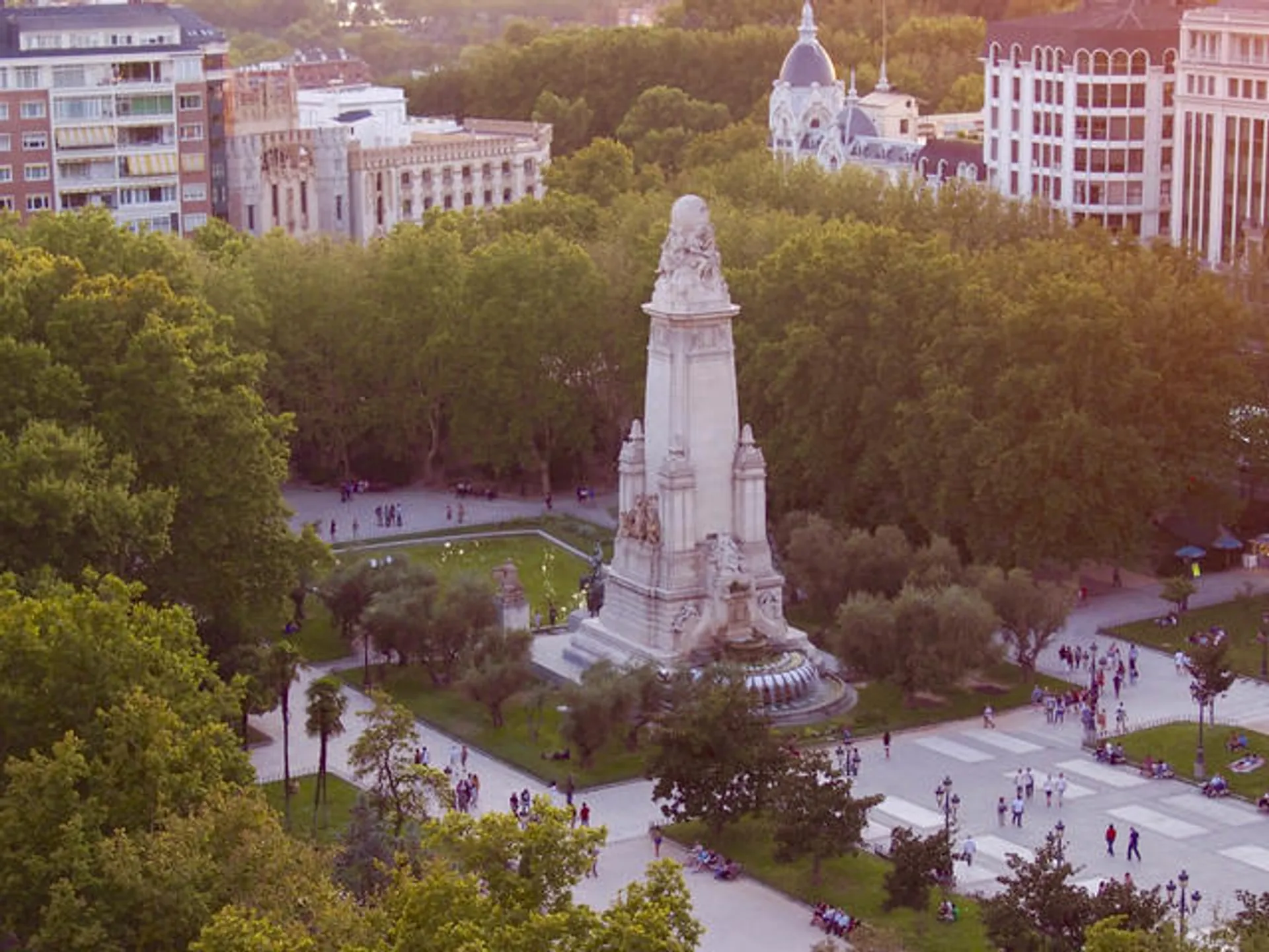 Plaza de España de Madrid - Qué ver en Madrid - Guía de Viaje Madrid - Buendía Tours