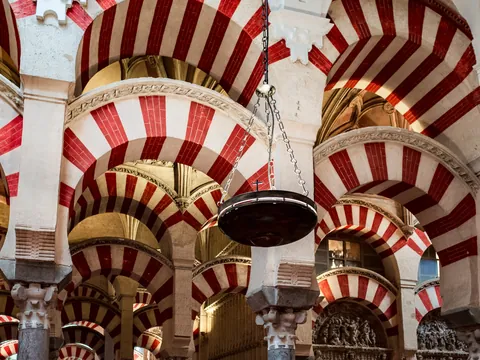 visita guiada Córdoba a Fondo Mezquita Arcos