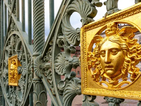 Ornamentación y muestras artísticas de la visita guiada por el palacio.