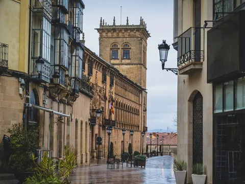 Calle de Soria con el Palacio de la Audiencia al fondo