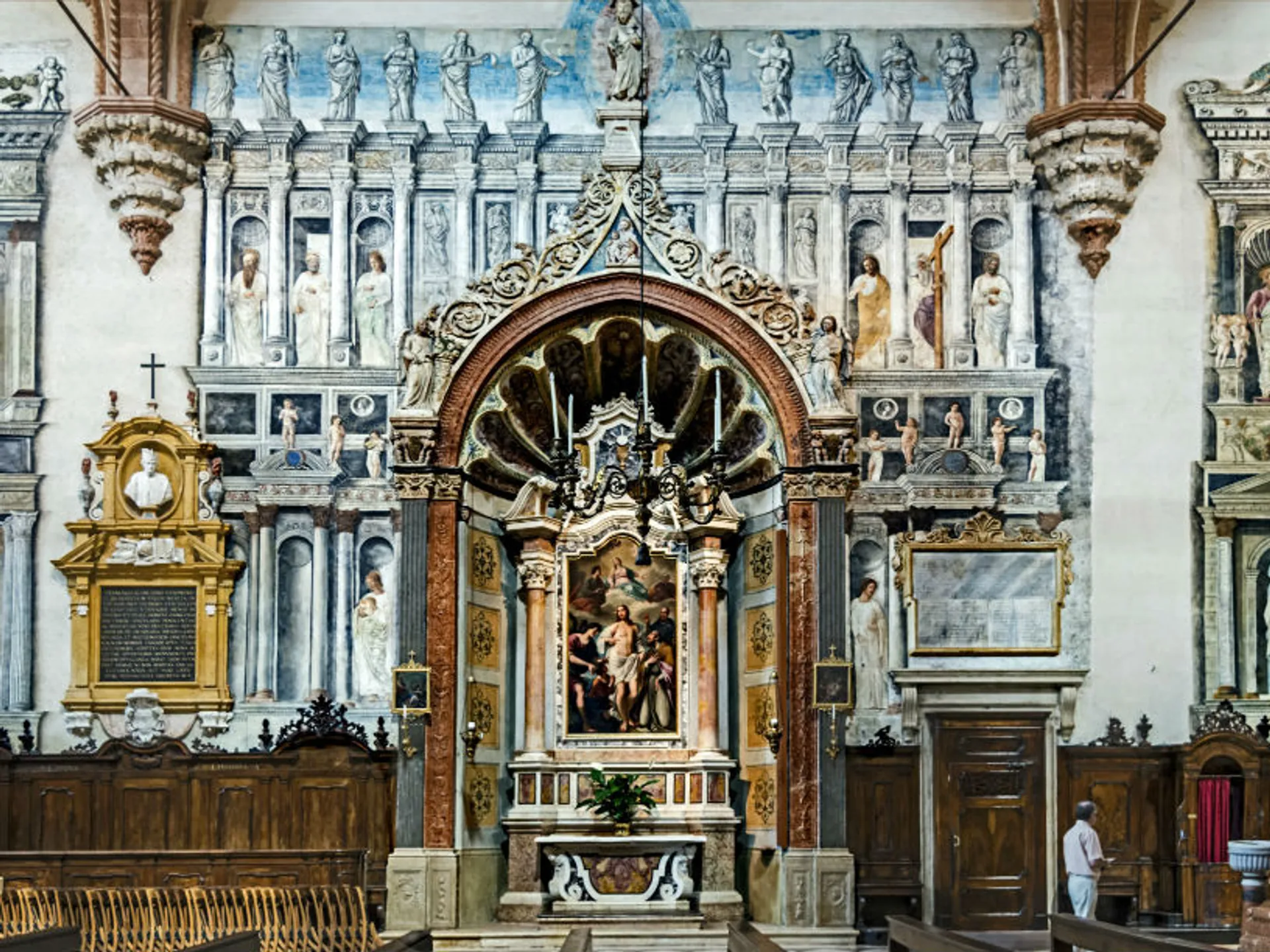 Interior de la Catedral de Verona - Qué ver en Verona - Guía de viaje Verona - Buendía Tours