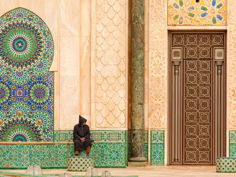 Detalle de la vieja medina de Casablanca con mosaicos tradicionales marroquíes