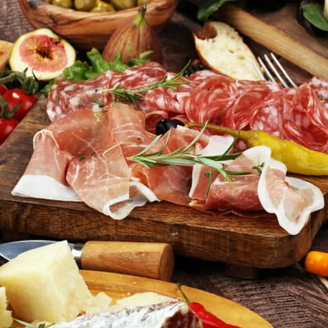 Entrantes típicos italianos-Restaurantes Italianos de Gijón-Dónde comer en Gijón-Comer y dormir en Gijón-Gijón-Guía de Viajes Buendía Tours