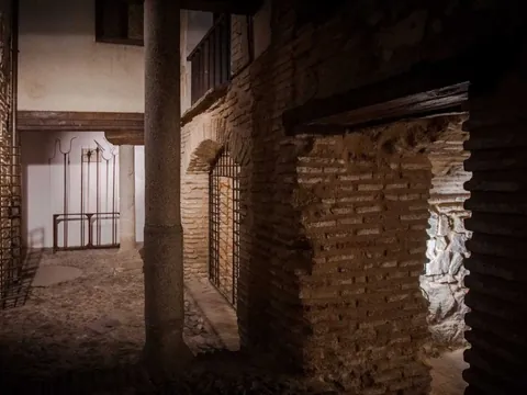 Ruta Subteranea Toledo visita guiada Termas Mazmorras Castilla Mancha