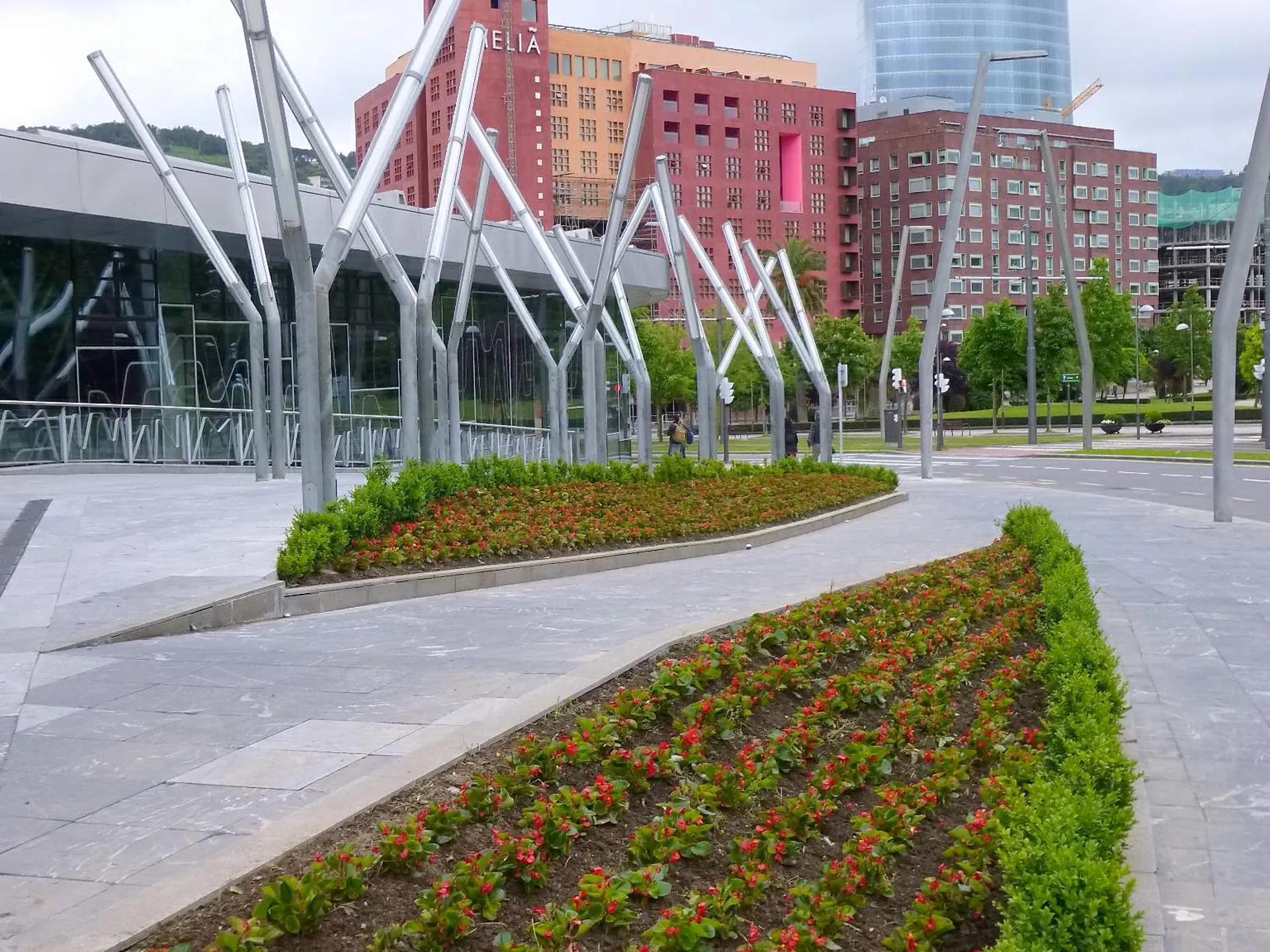 Avenida Abandoibarra - Qué ver en Bilbao - Guía de viaje Bilbao - Buendía Tours