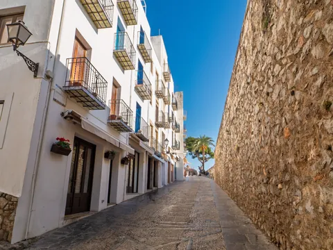 Calles del centro histórico de Peñíscola, localidad enclavada en Castellón, en la costa mediterránea.