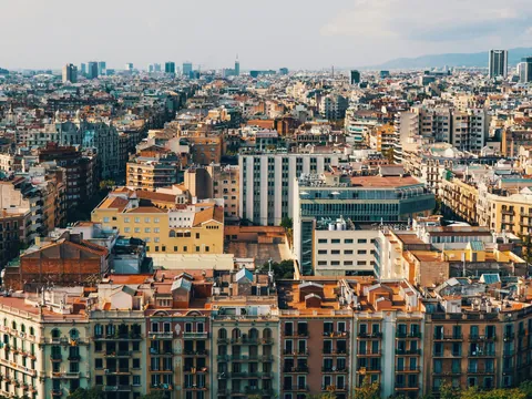 Vista panorámica de los edificios del Eixample y el centro urbano de Barcelona