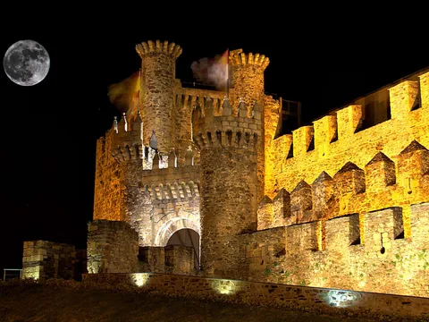 free tour Ponferrada nocturno misterios leyendas atardecer visita guiada gratuita Casco Historico gratis Castilla León
