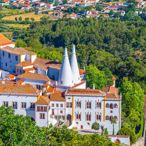 Palacio Nacional de Sintra con sus chimeneas, Sintra, Portugal