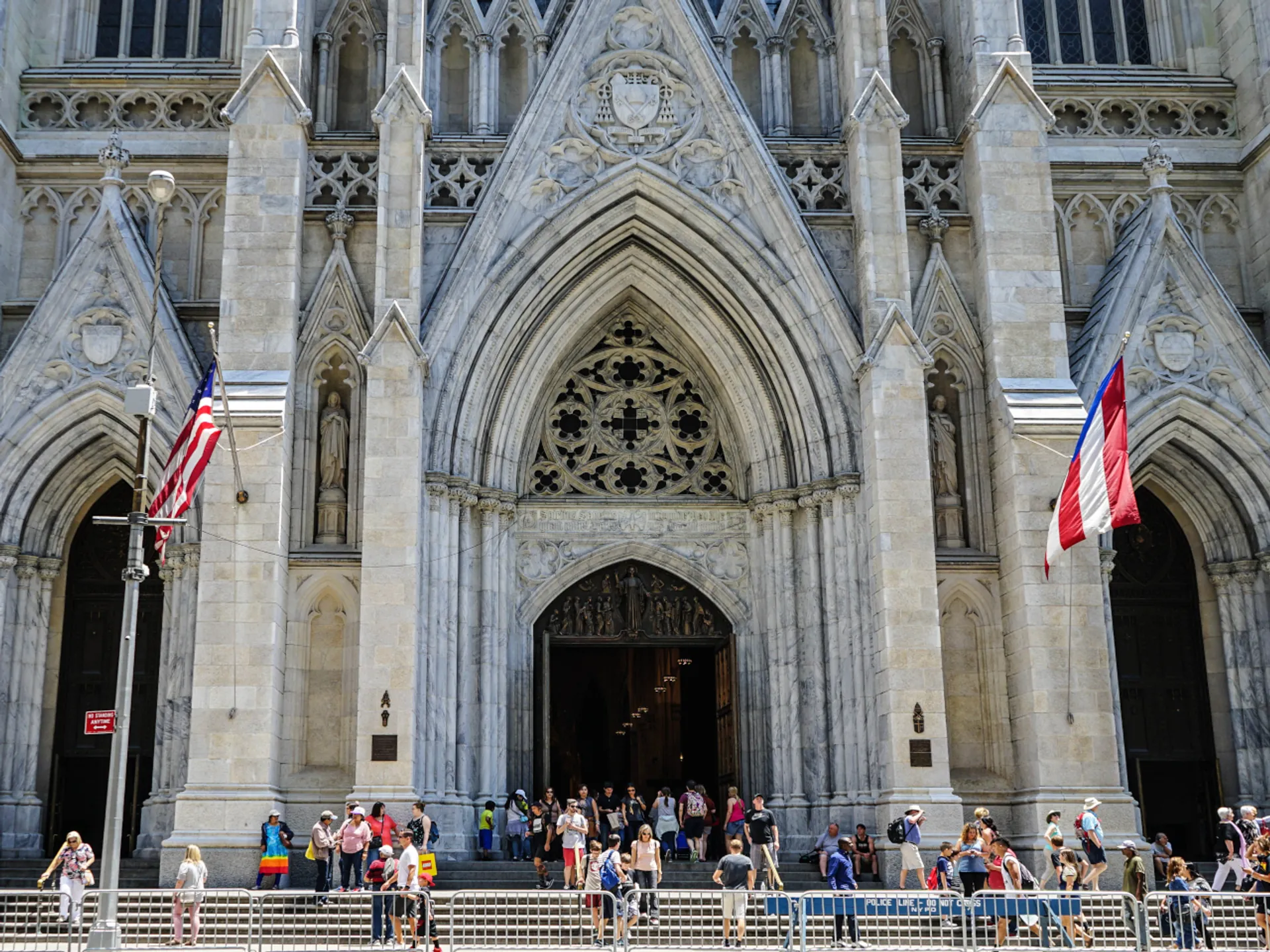 Vista exterior de la Catedral de San Patricio - Catedral de San Patricio - Qué ver en Nueva York - Guía de Viajes Nueva York - Buendía Tours