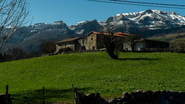 Paisaje de Gándara, el sendero por el que pasará este tour en bicicleta por la Vía Verde de la Gándara.