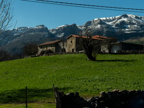 Paisaje de Gándara, el sendero por el que pasará este tour en bicicleta por la Vía Verde de la Gándara.