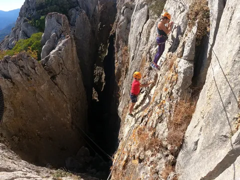 Vía ferrata por Benalauría, Málaga
