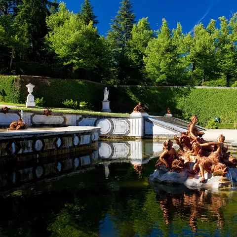Fuentes y esculturas en los jardines del Palacio de la Granja, Segovia