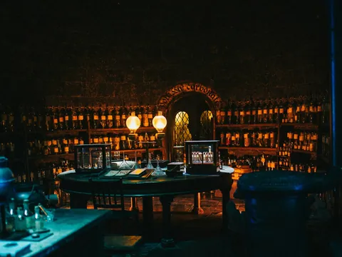 Recreación del aula de pociones en el Warner Bros. Studio Tour de Harry Potter